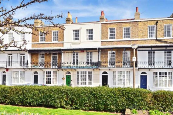 4 Bedroom Town House